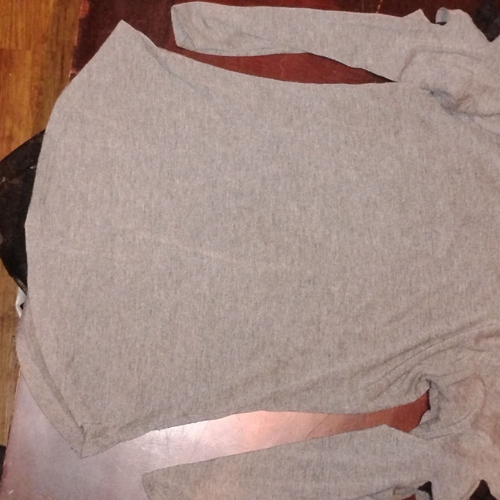 Almost Famous Light Gray Women's Tee